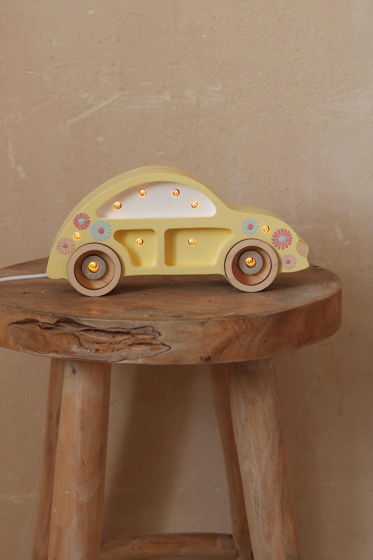 Little Lights Beetle Car Mini lampe i træ - flere farver