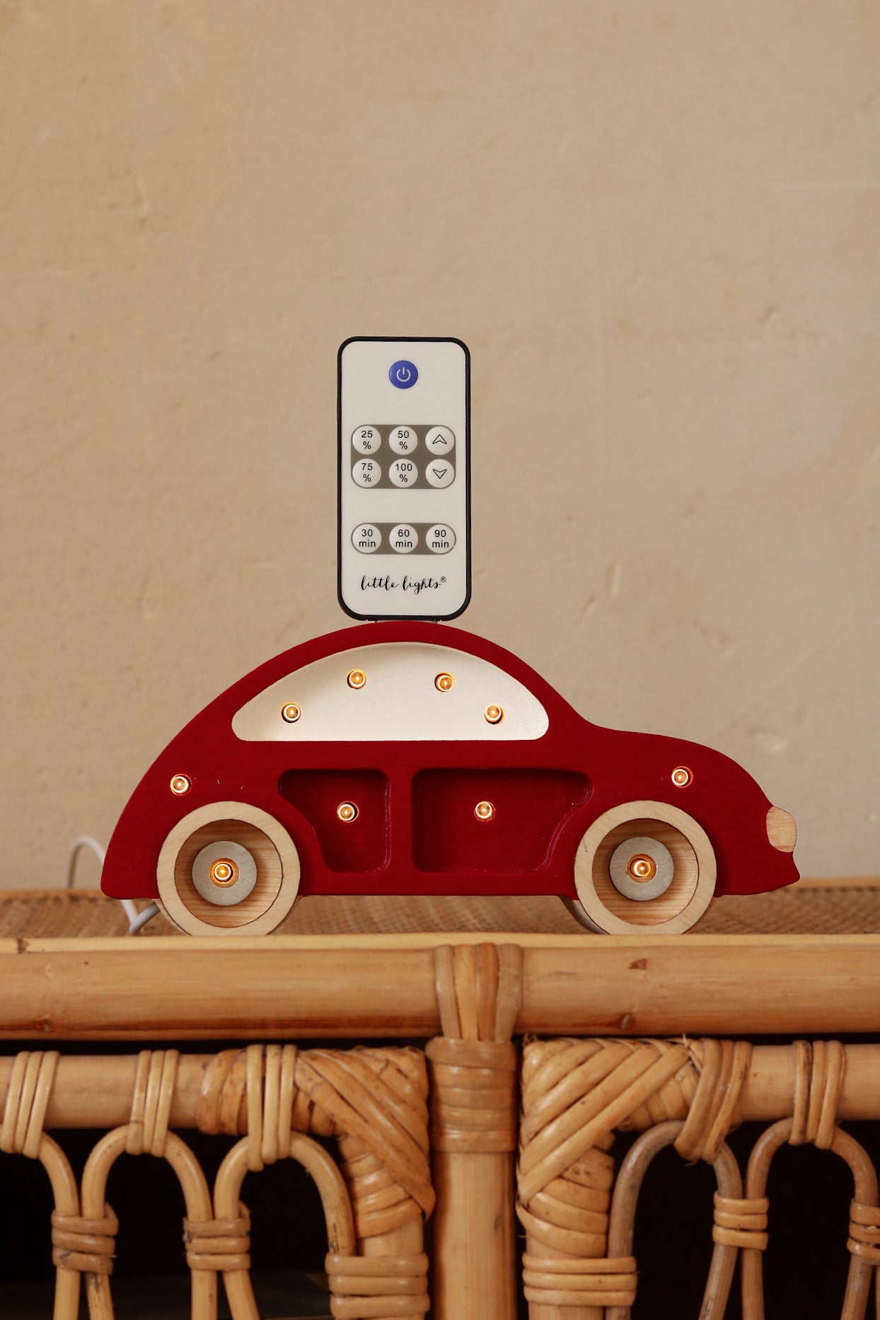 Little Lights Beetle Car Mini lampe i træ - flere farver