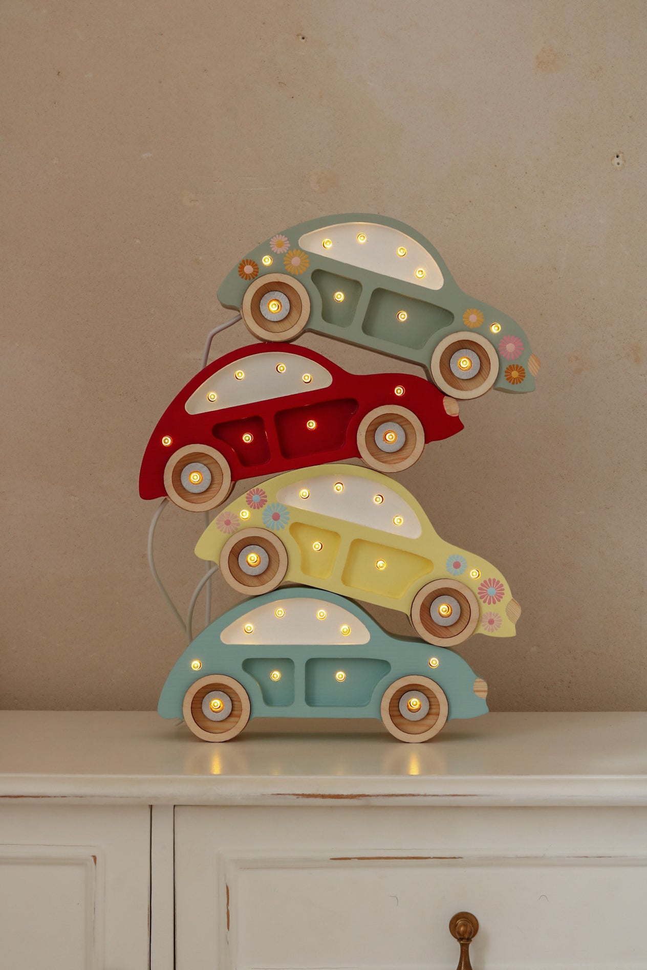 Little Lights Beetle Car Mini lampe i træ - flere farver