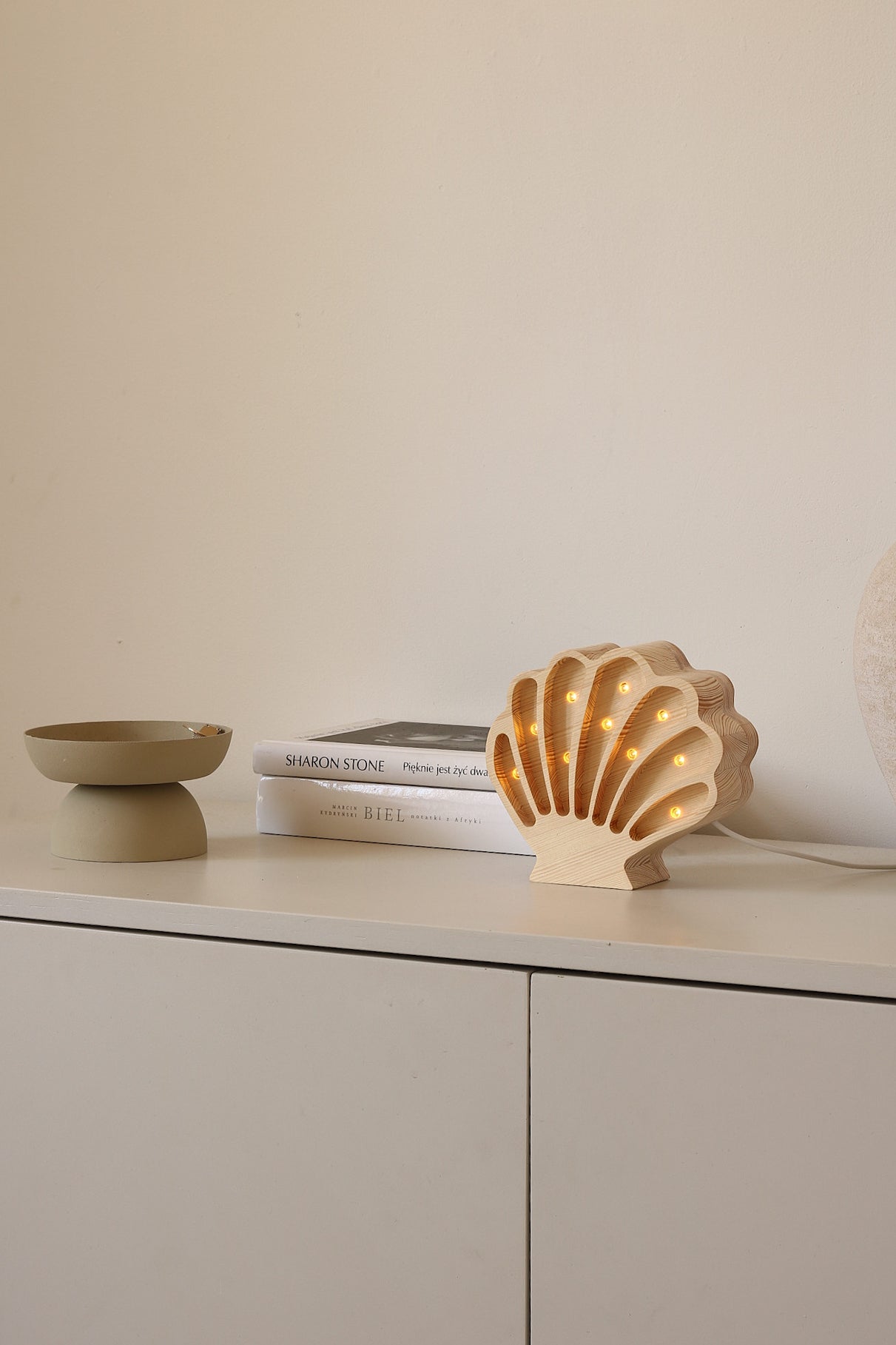 Little Lights Seashell lampe i træ - flere farver