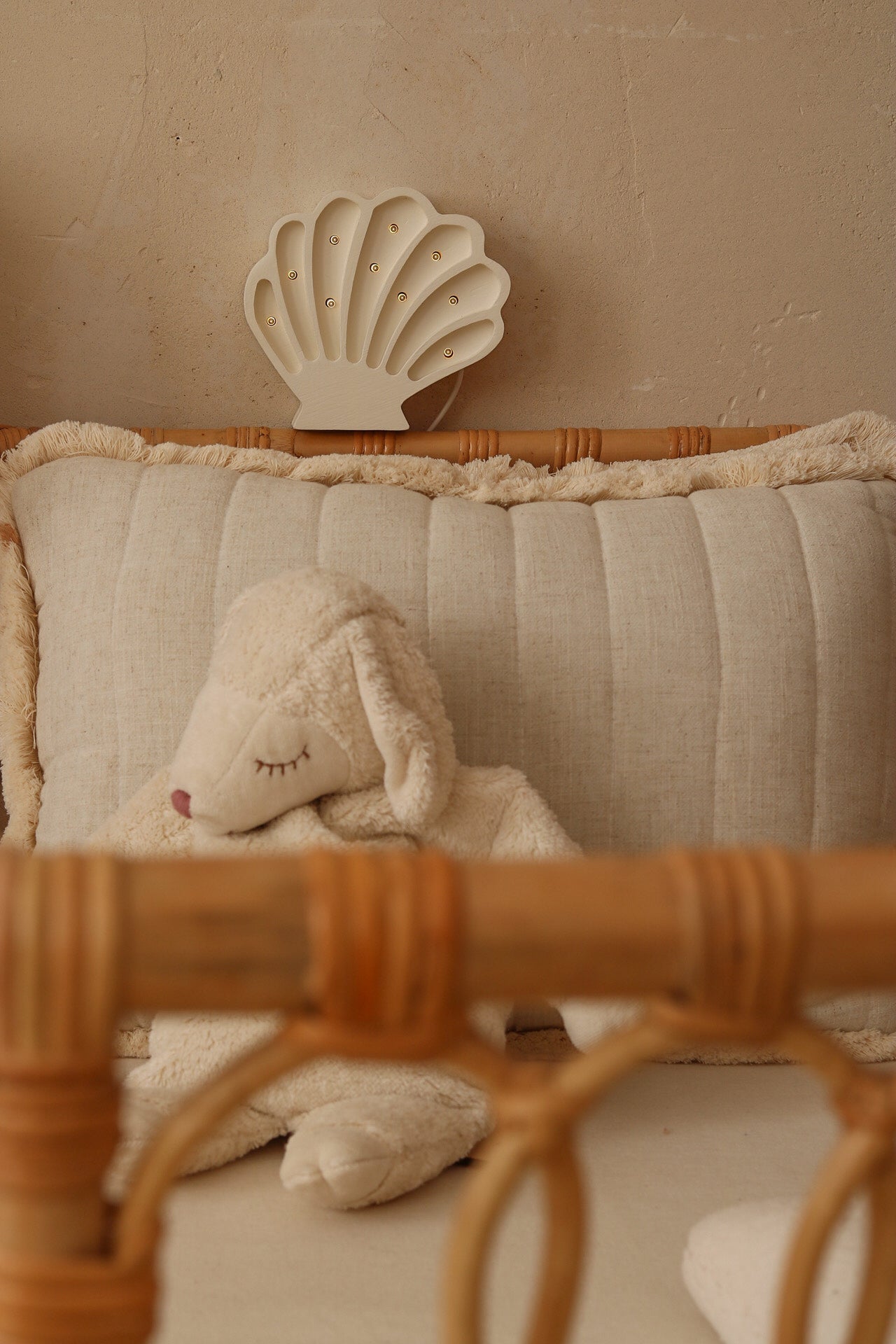 Little Lights Seashell lampe i træ - flere farver