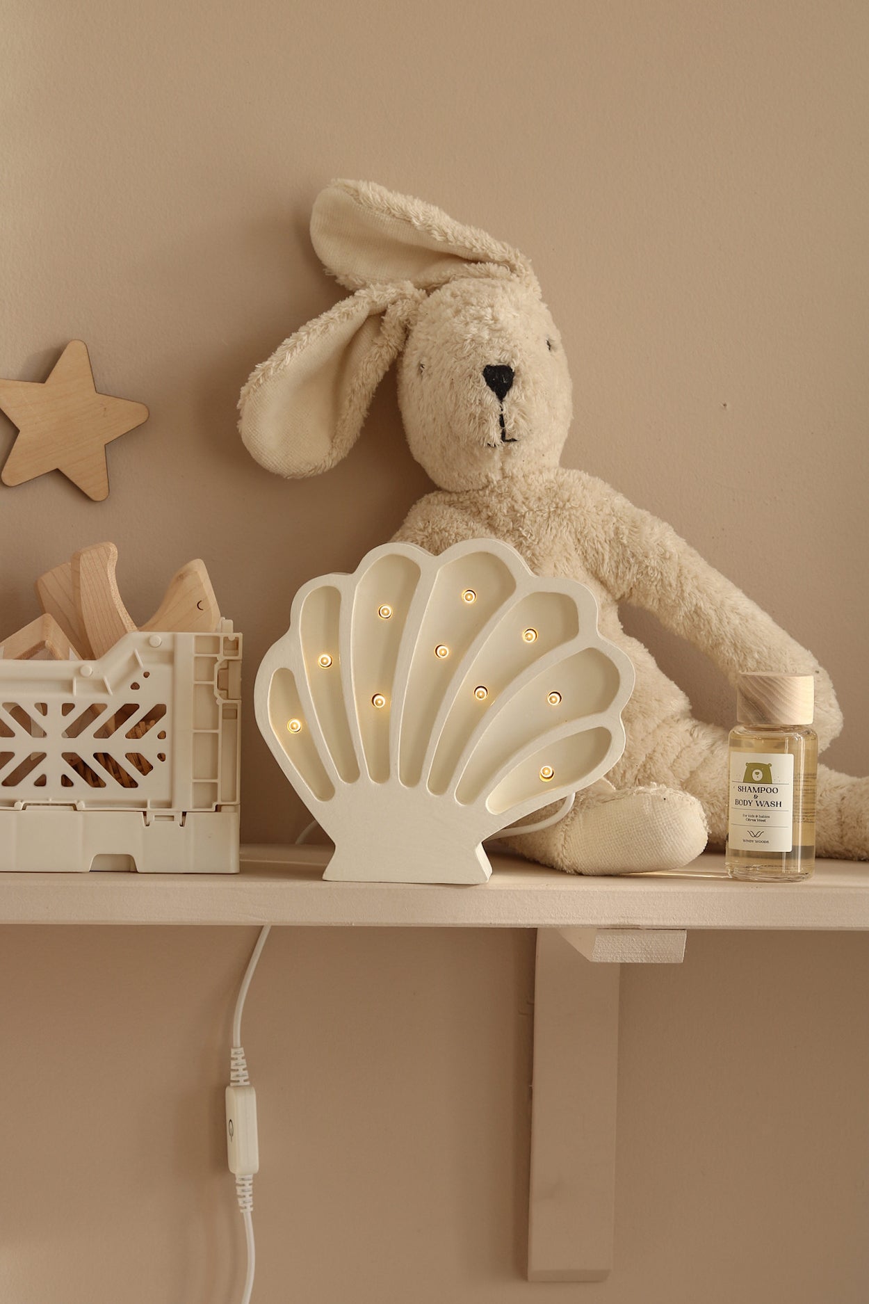 Little Lights Seashell lampe i træ - flere farver