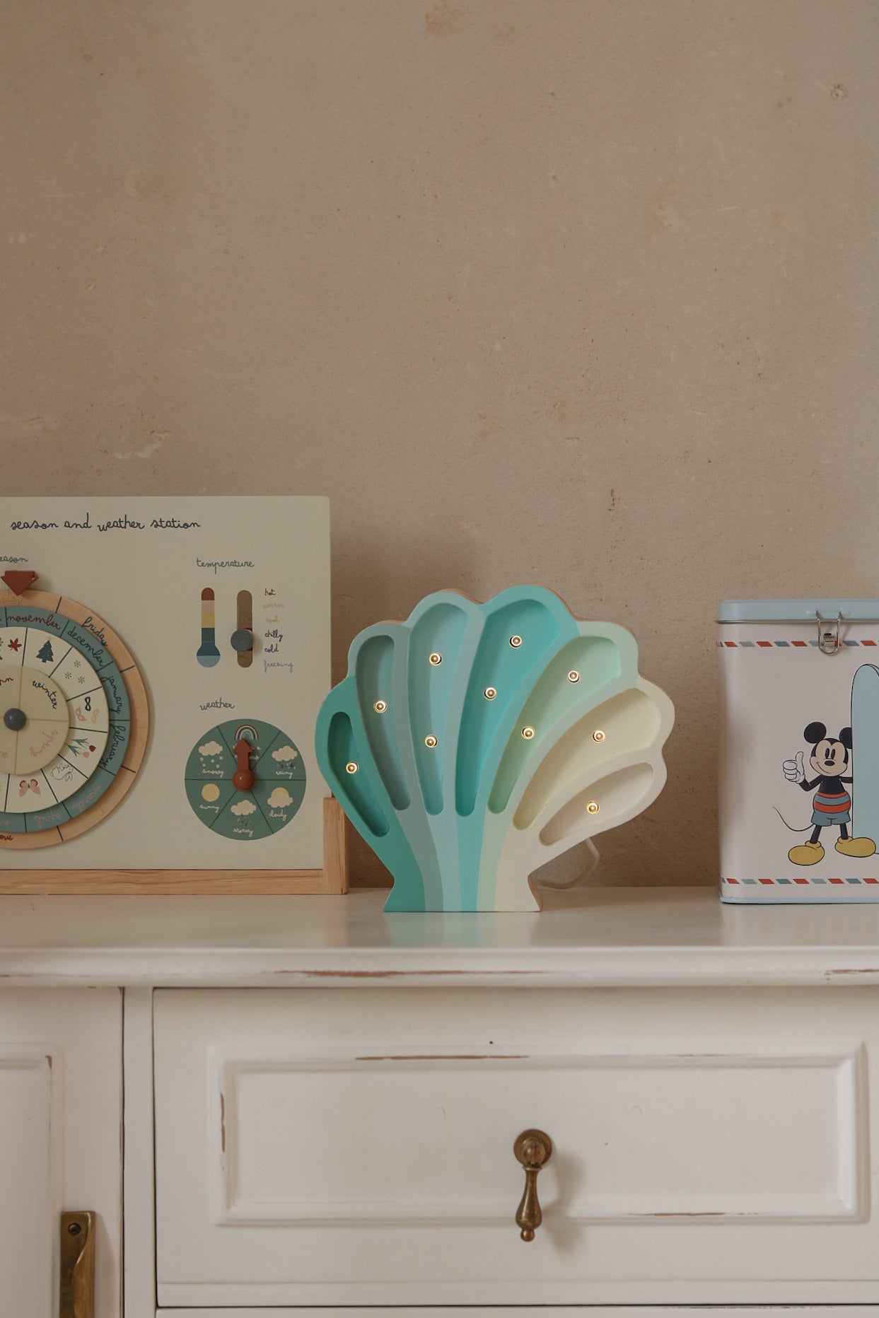 Little Lights Seashell lampe i træ - flere farver