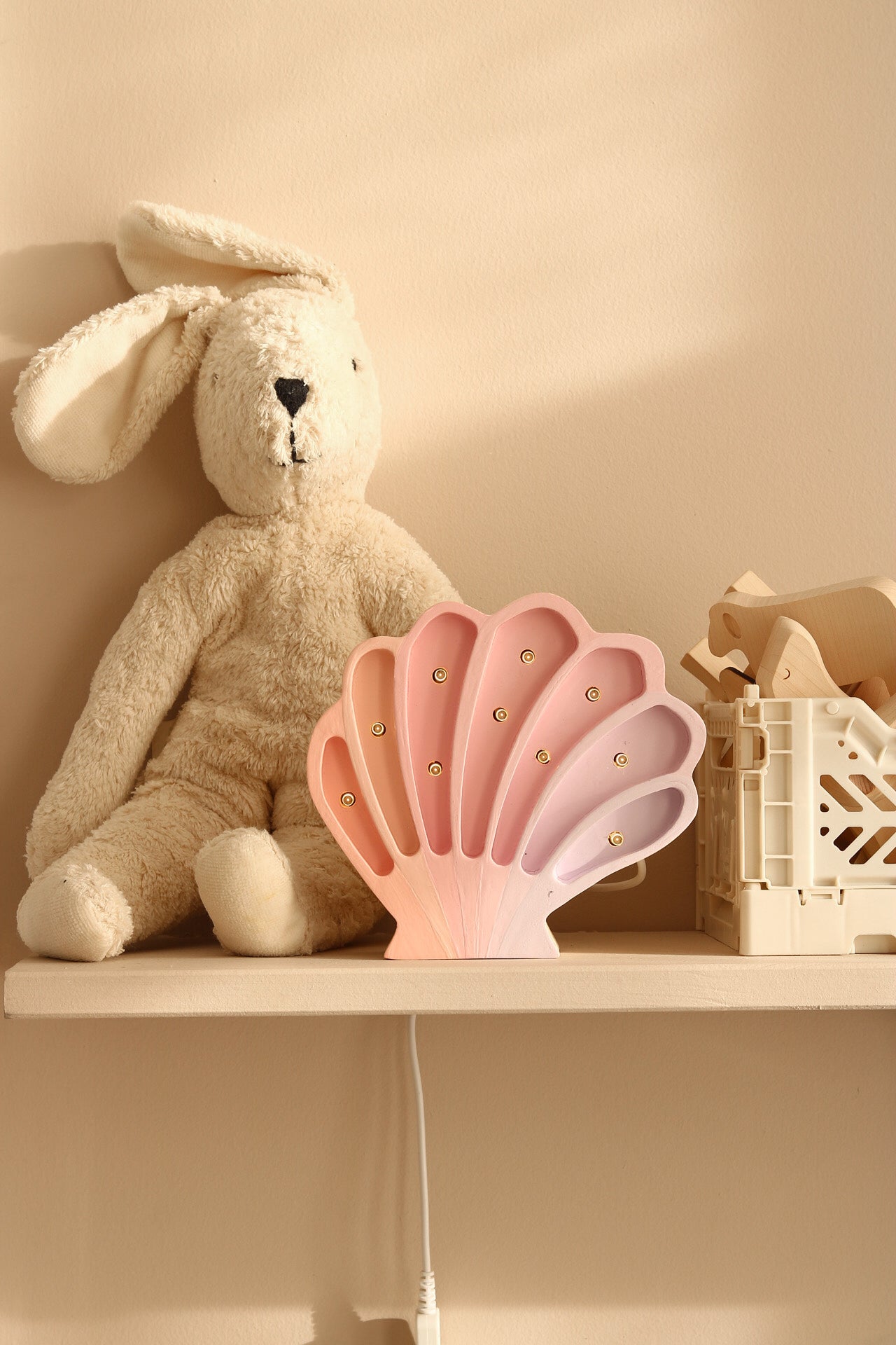 Little Lights Seashell lampe i træ - flere farver