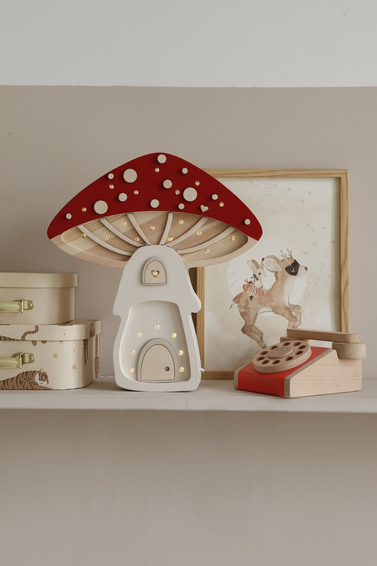 Little Lights Mushroom House lampe i træ - flere farver