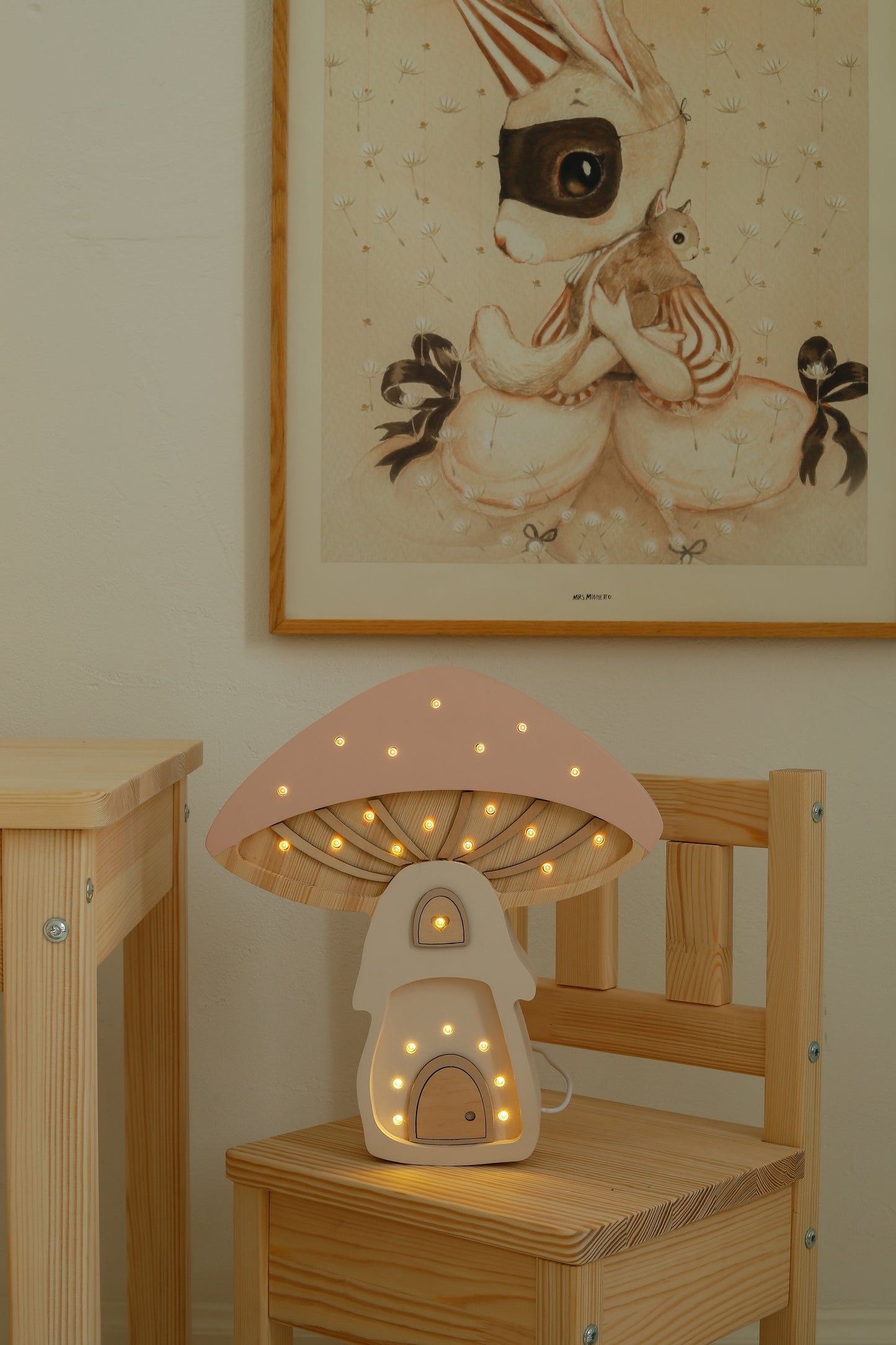 Little Lights Mushroom House lampe i træ - flere farver