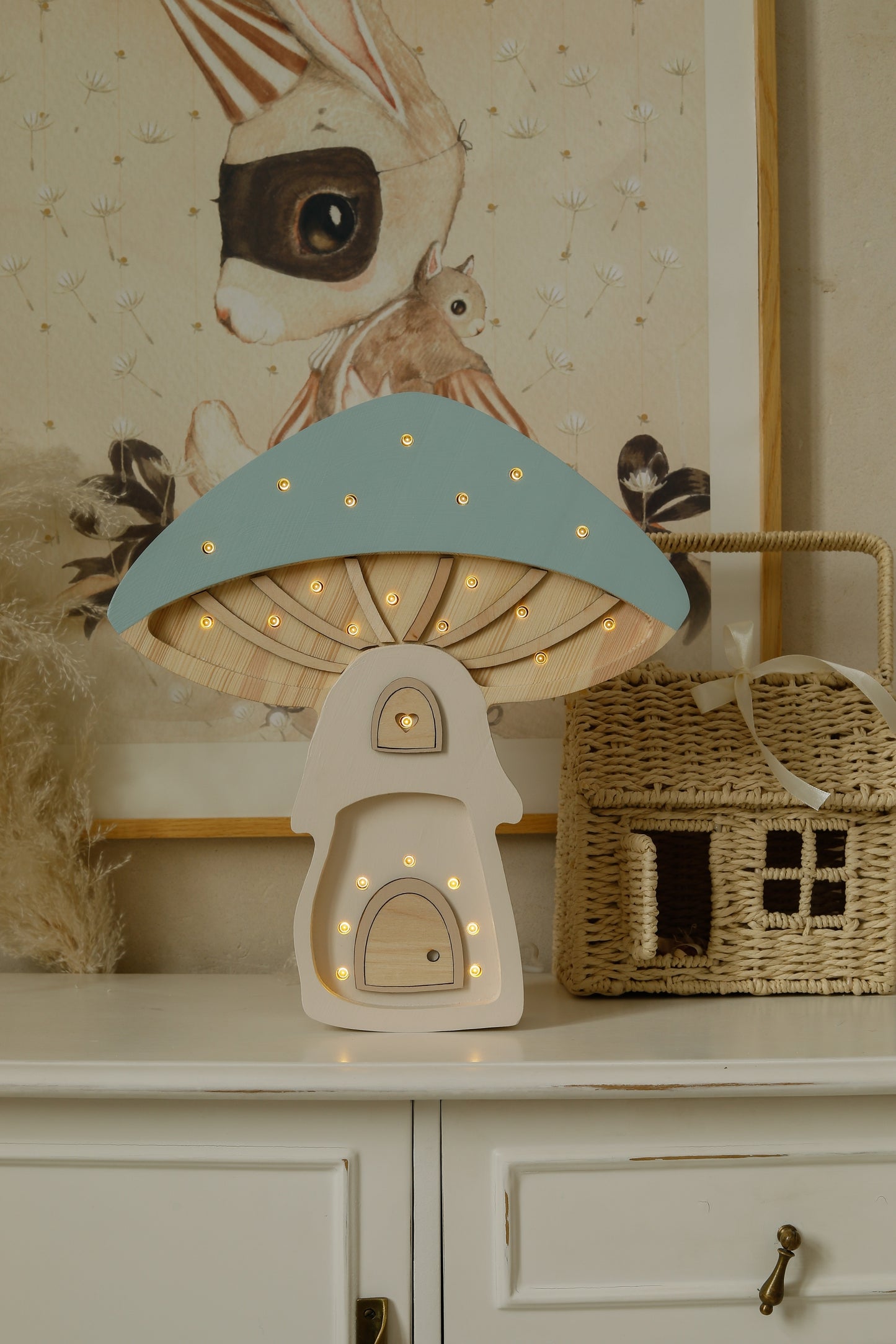 Little Lights Mushroom House lampe i træ - flere farver