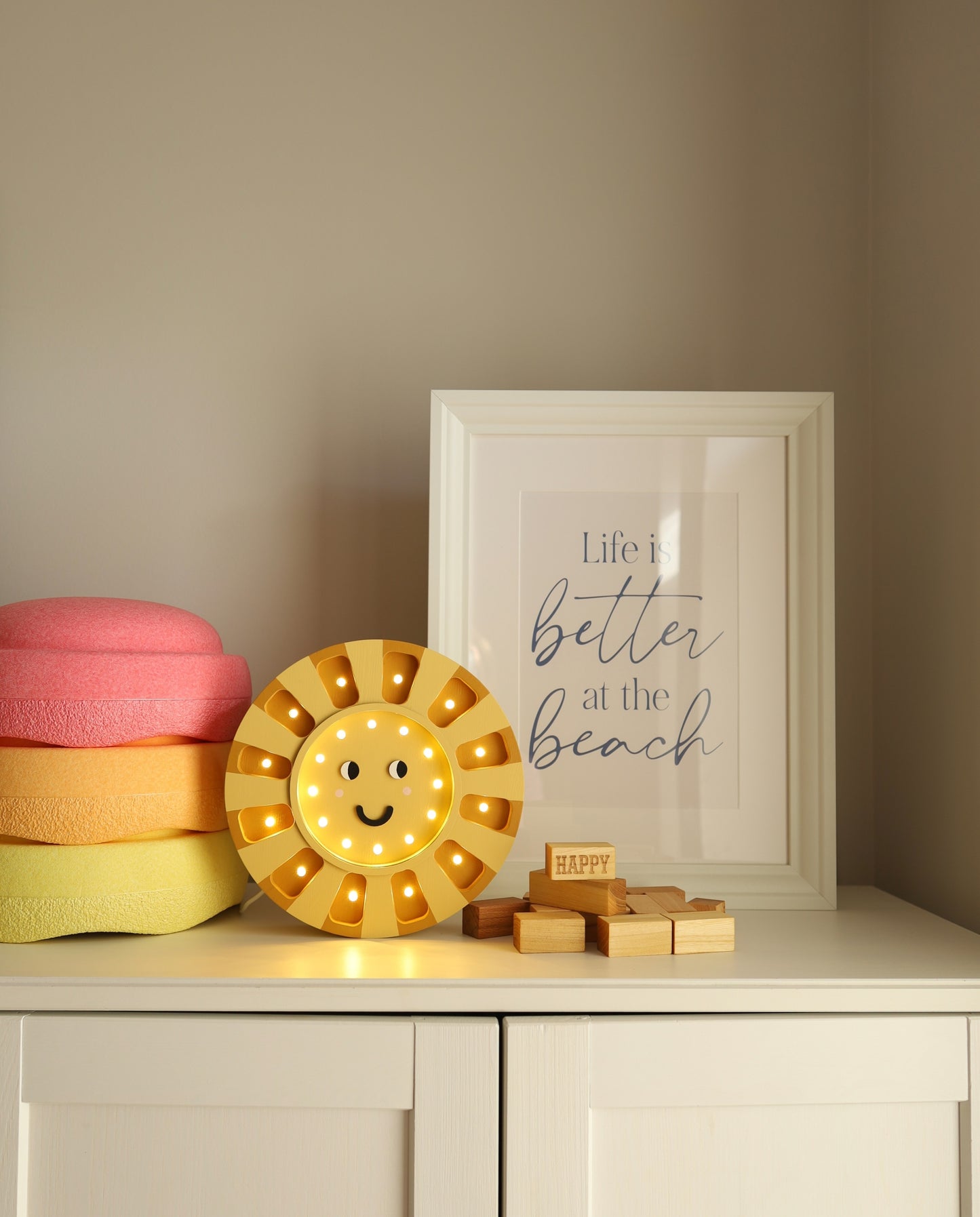 Little Lights Sunshine lampe i træ - flere farver