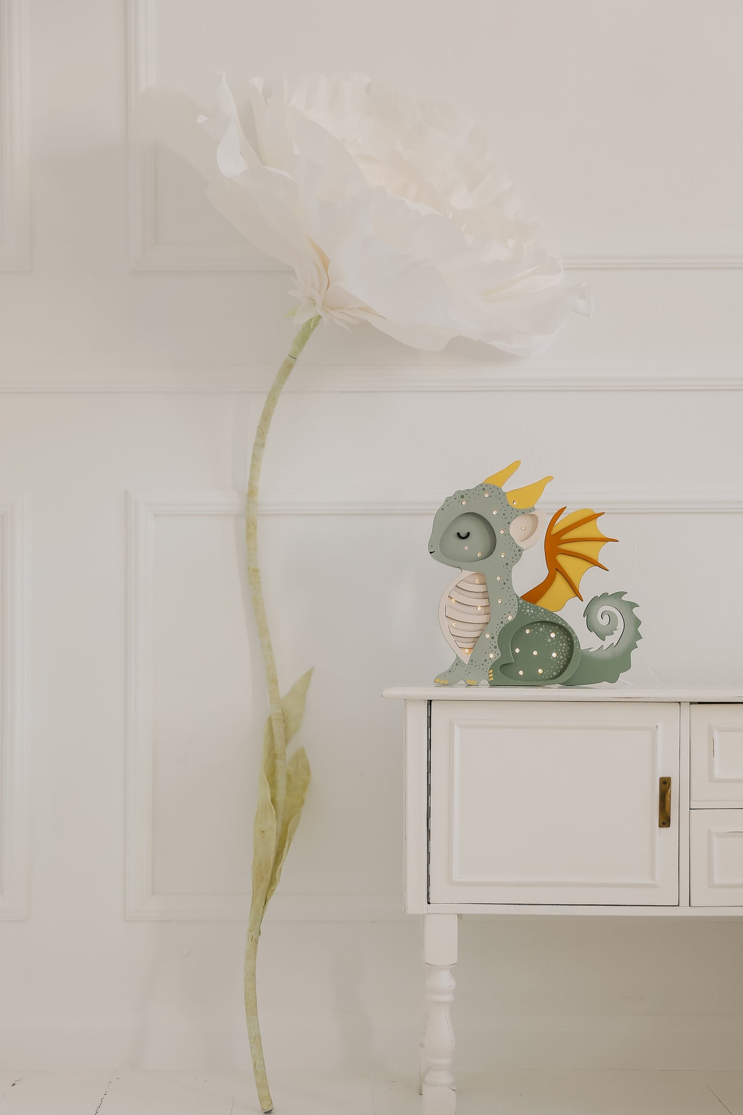 Little Lights Baby Dragon lampe i træ - flere farver