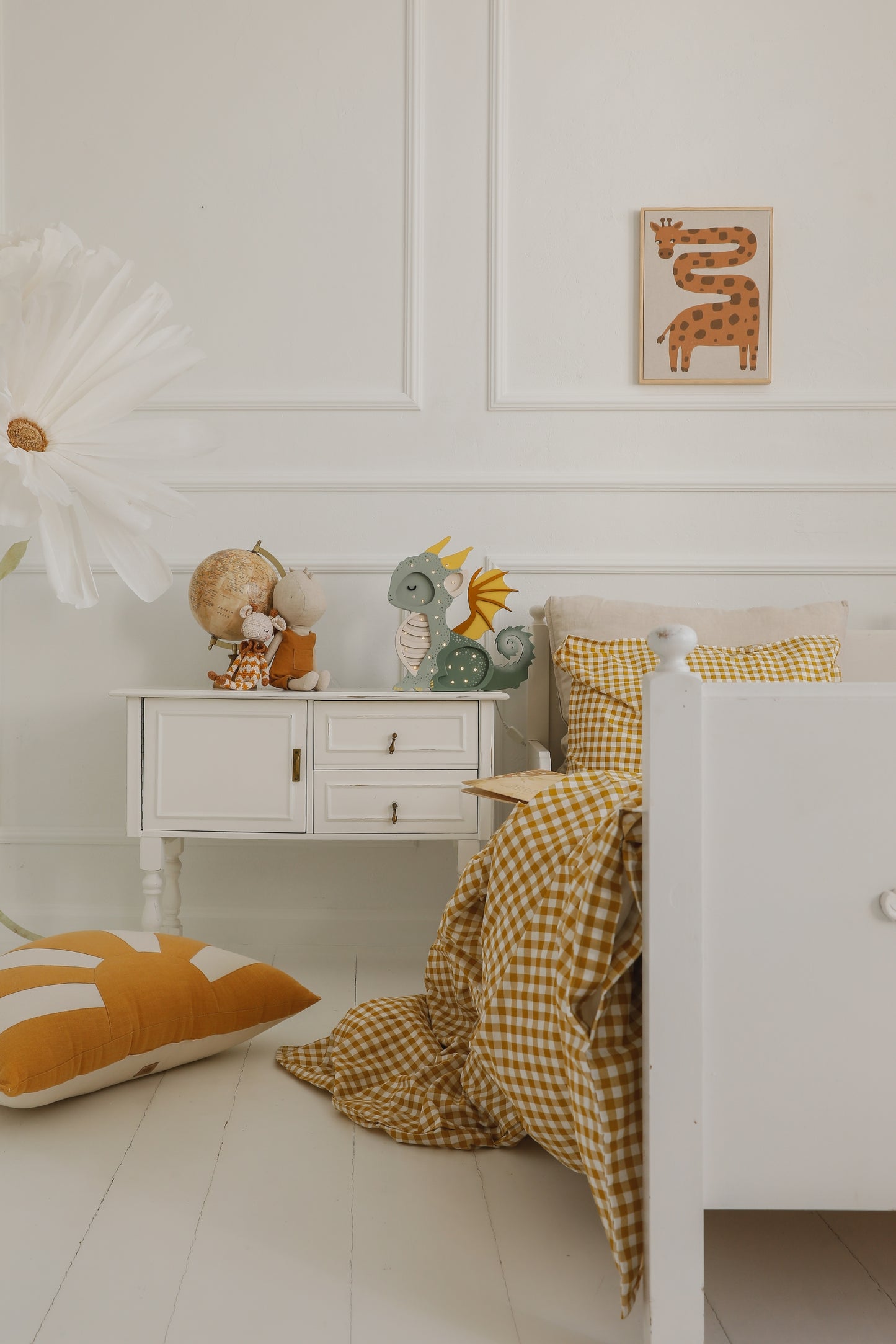 Little Lights Baby Dragon lampe i træ - flere farver