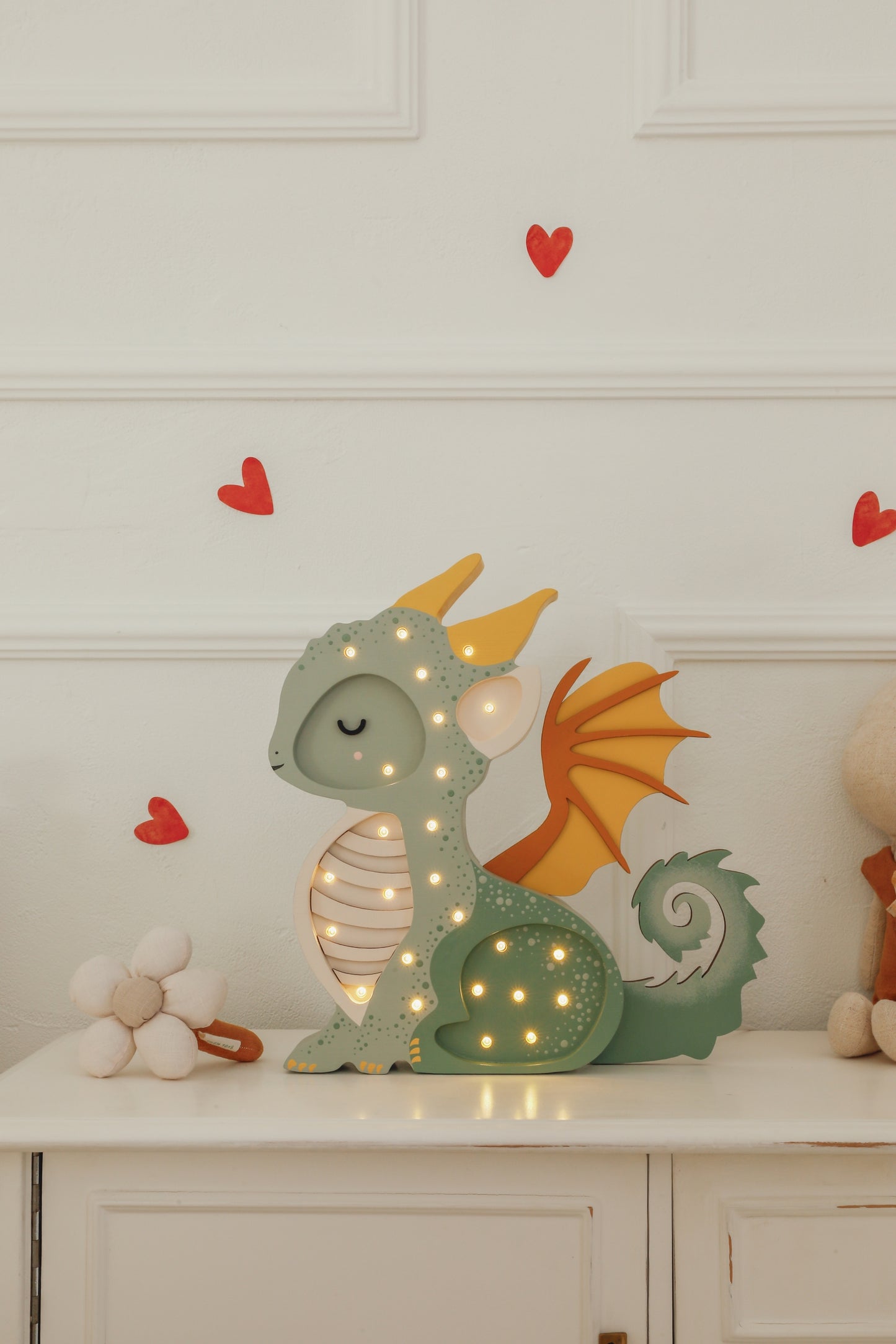 Little Lights Baby Dragon lampe i træ - flere farver