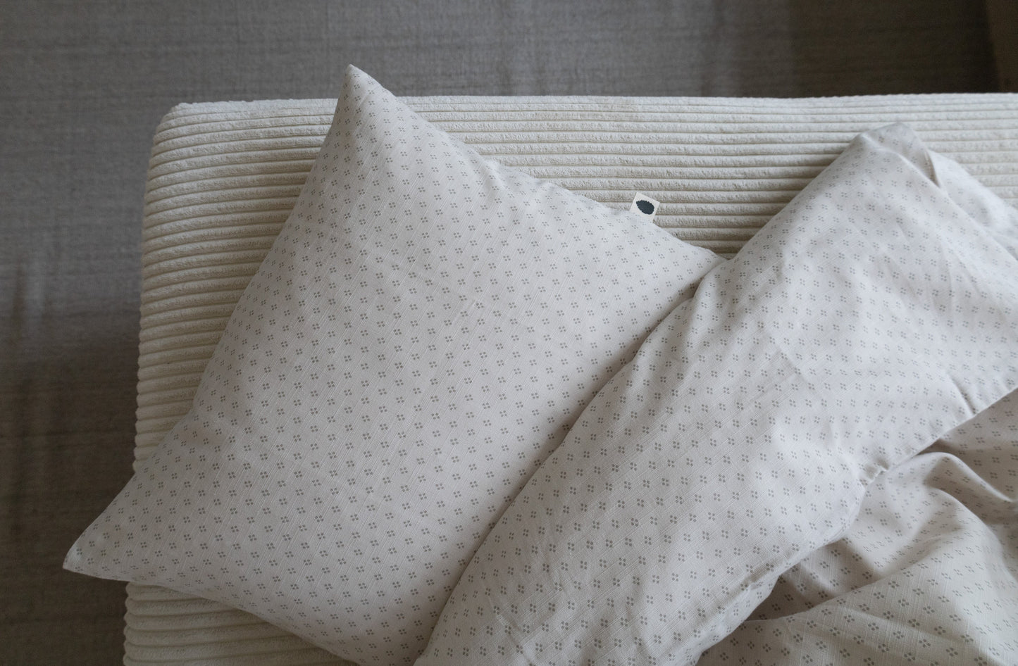 Pine Cone baby sengetøj – Lucca Natura Dot