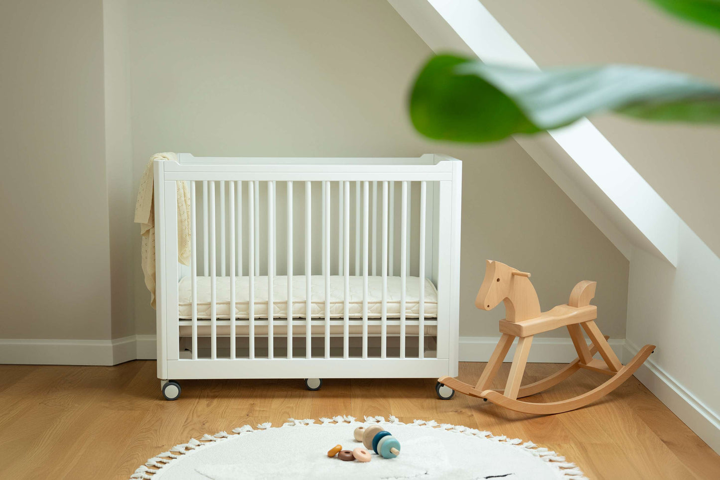 Naolima MoveMi® foldbar 2-i-1 - tremmeseng og kravlegård - Hvid