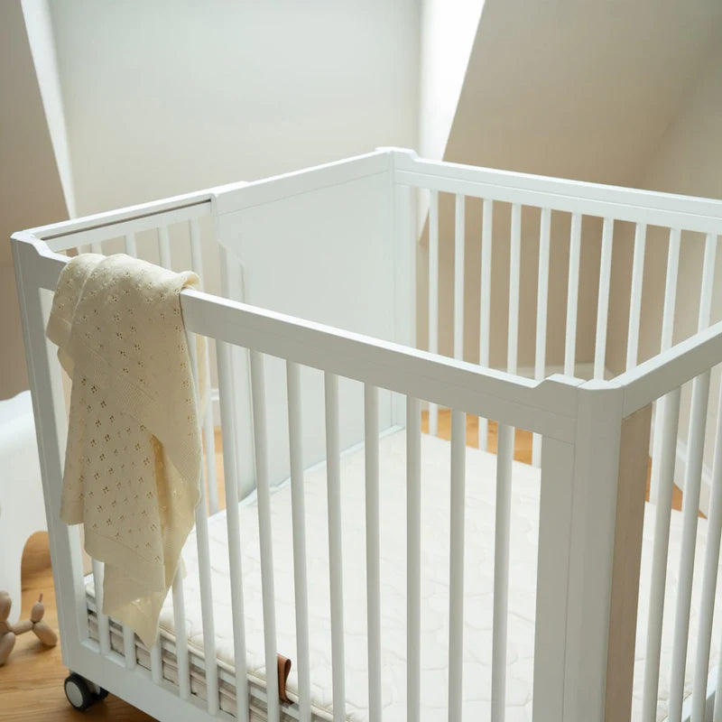 Naolima MoveMi® foldbar 2-i-1 - tremmeseng og kravlegård - Hvid
