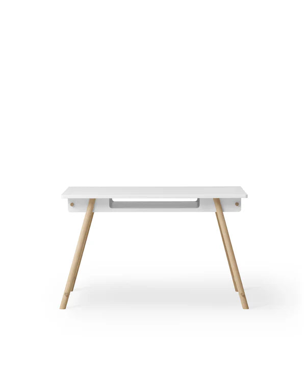 Oliver Furniture Camp junior skrivebord – justerbart i hvid/eg