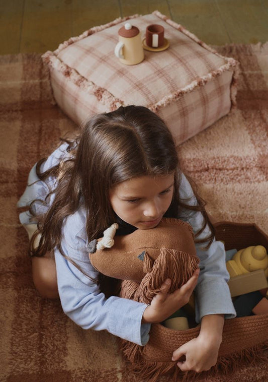 Lorena Canals håndvævet puf – Rose