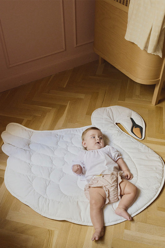 Lorena Canals legemåtte Swan 110 x 100 cm – økologisk bomuld