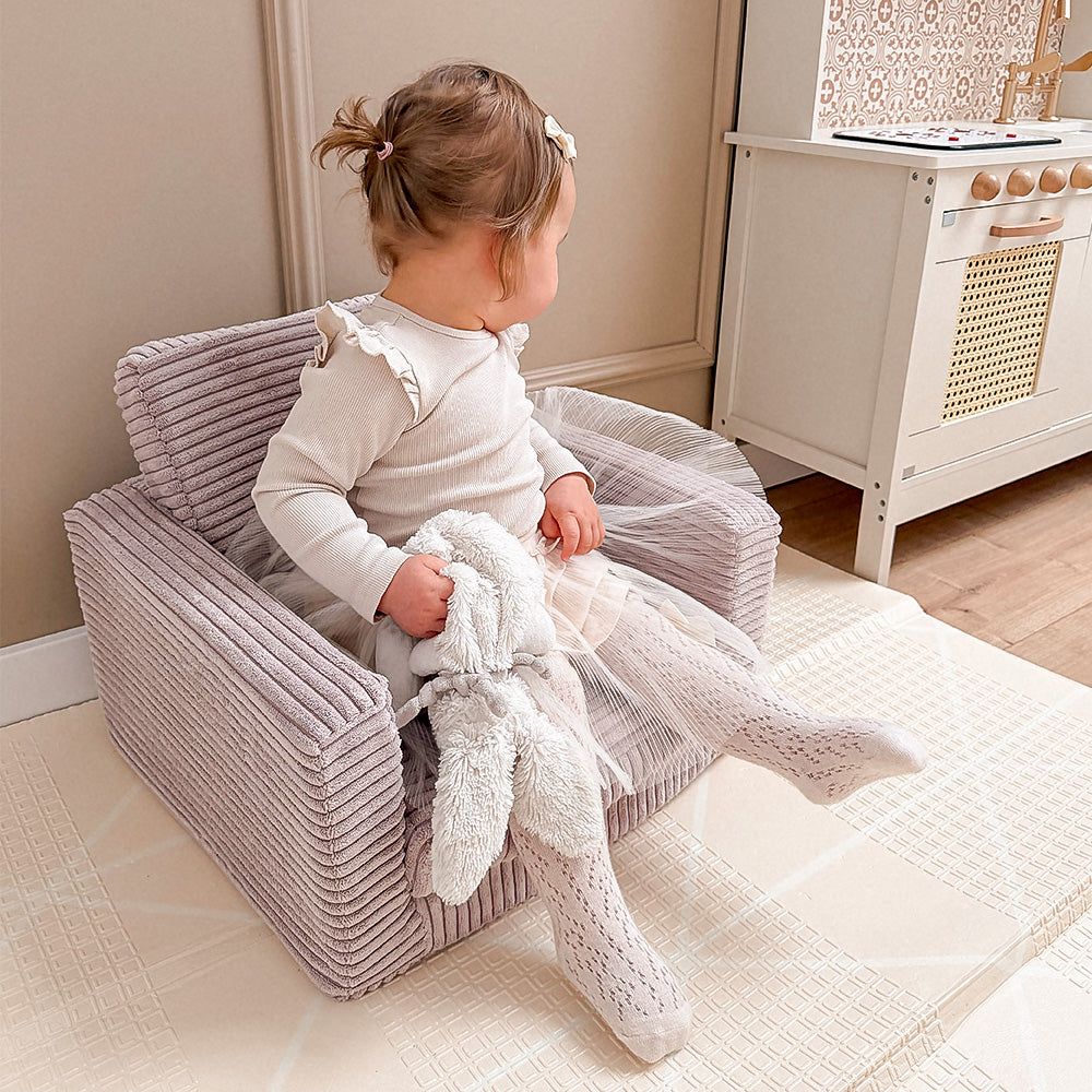 Plush Nest Cubie foldbar lænestol til børn i premium fløjl – lyserød
