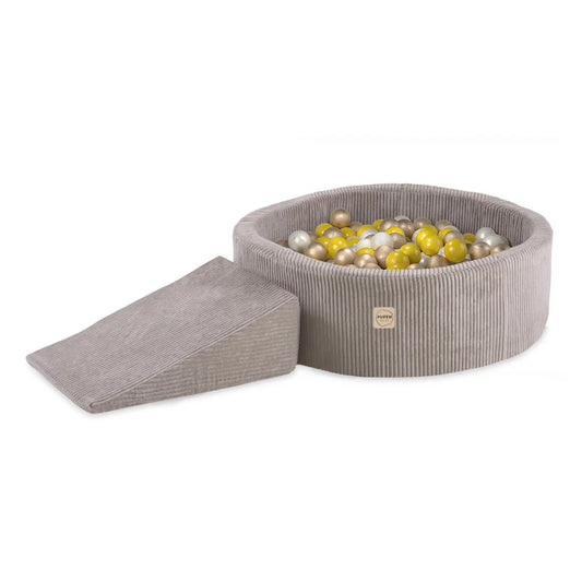 Plush Nest tumlesæt med boldbassin, triangel og 200 bolde, beige, premium fløjl
