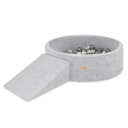 Plush Nest tumlesæt med boldbassin, skumtrekant og 200 bolde – premium chenille – Grå