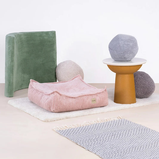 Plush Nest Puff – gulvpude 60x60 cm i lyserød fløjl