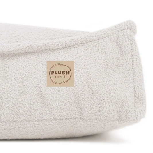 Plush Nest Puff – gulvpude 60x60 cm i cream lammeskind