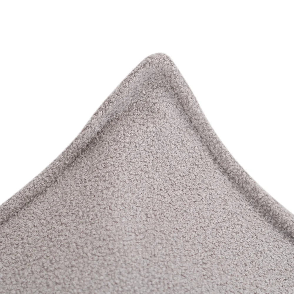 Plush Nest Puff – gulvpude 60x60 cm i grå lammeskind