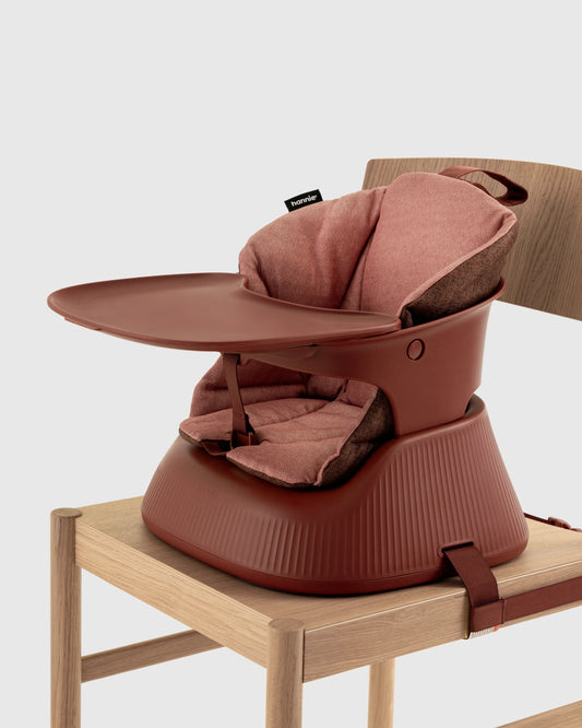Hannie transportabel højstol – Mahogany Red