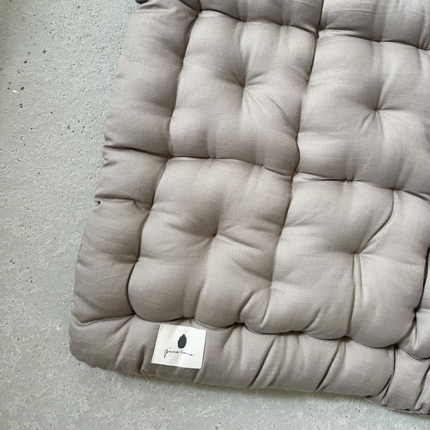 Pine Cone legemåtte - kapokfyld – Mushroom