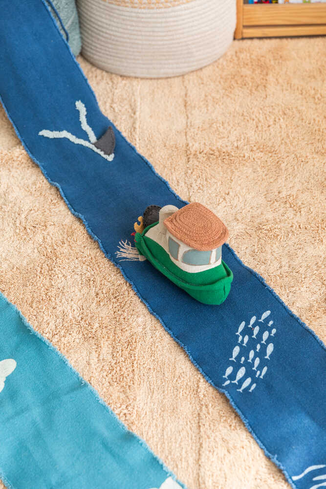 Lorena Canals Green Toy Ride & Roll Sea Clean Up Boat – rolleleg om havet
