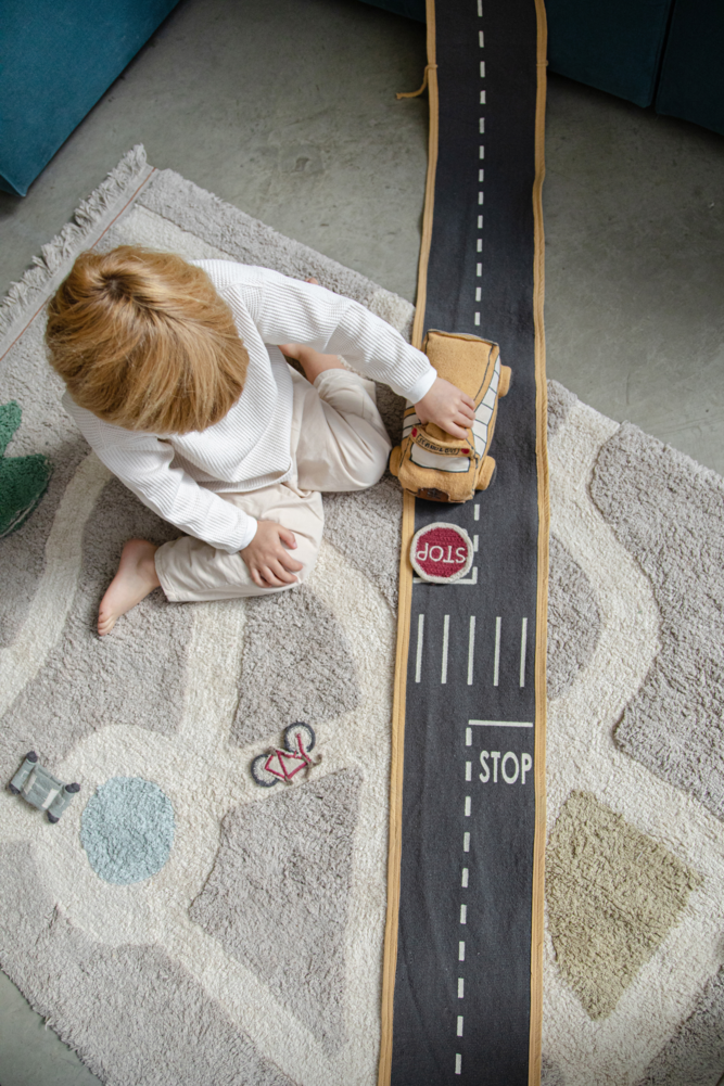 Lorena Canals Green Toy Ride & Roll School Bus – busleg og rolleleg