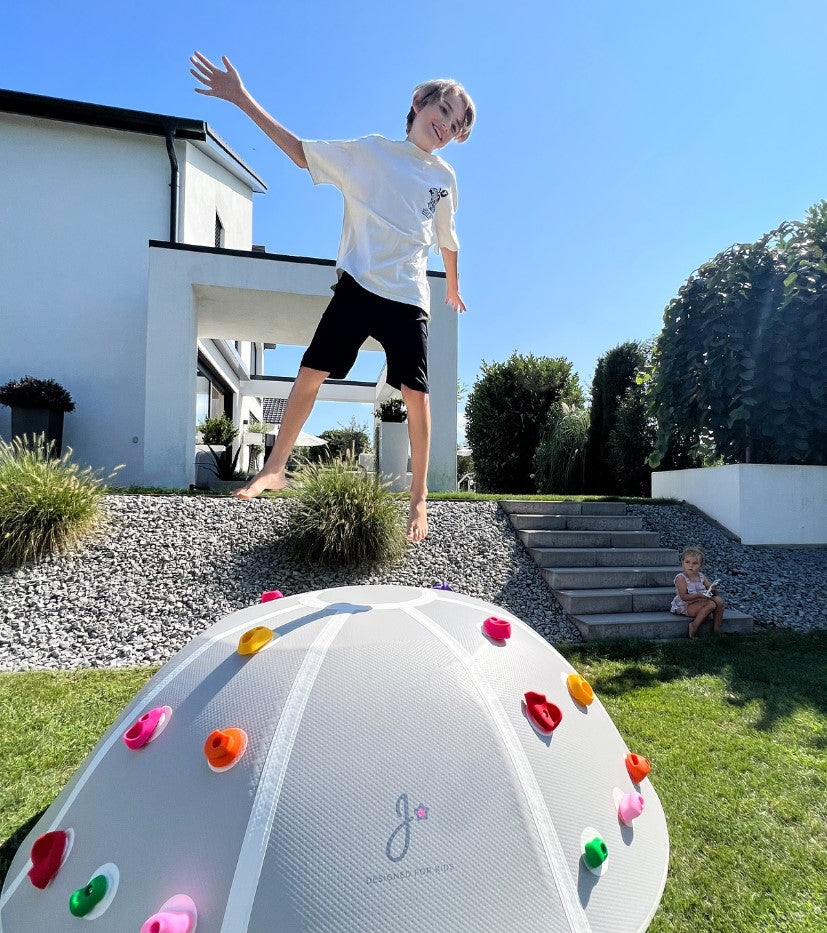 Jupiduu Climb & Jump Dome – oppustelig klatre- og hoppemøbel
