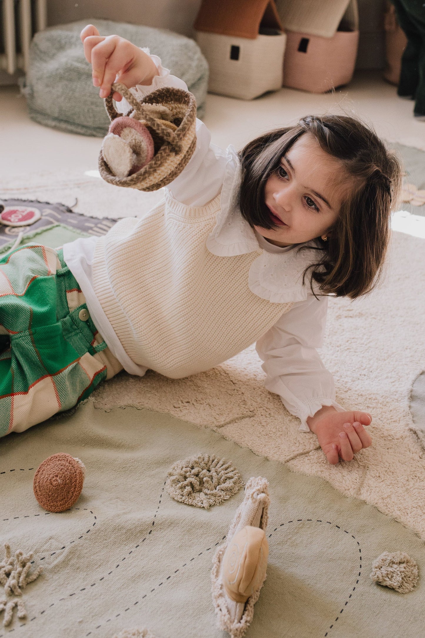 Lorena Canals Small World Green Toy Snail – legesæt med snegl og skov