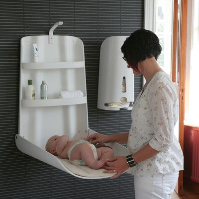 byBO design NATHI væghængt puslebord – Hvid