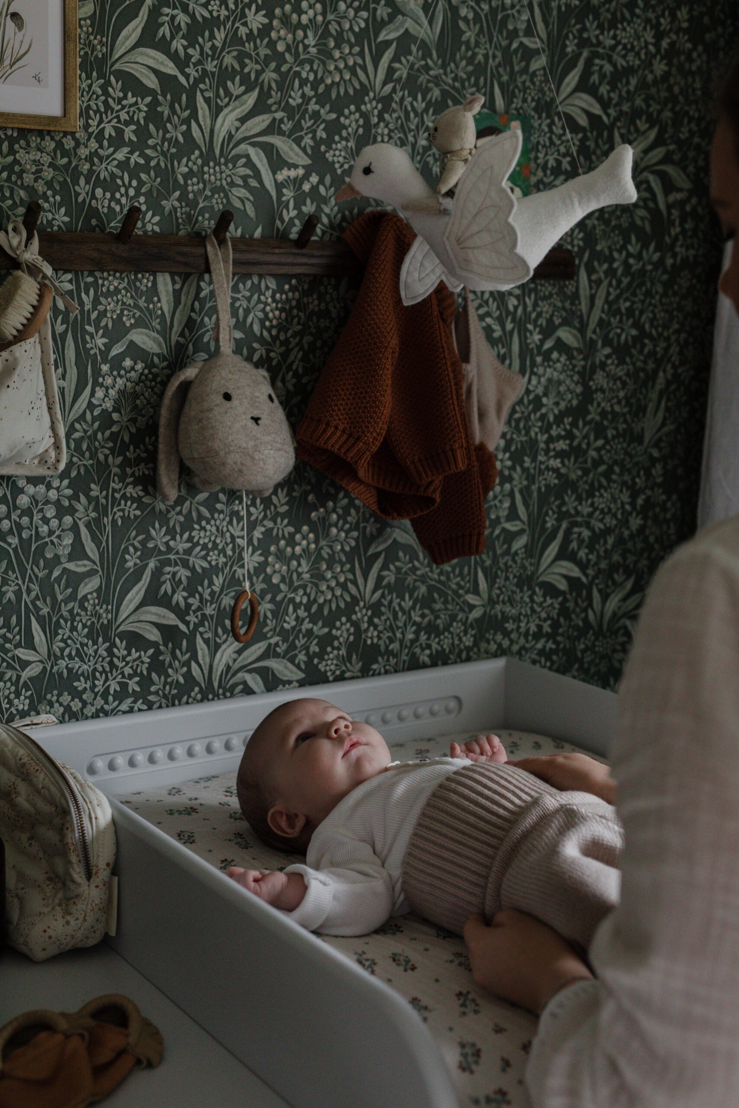 Gustavienne pusletop til kommode i hvid – passer til Gustavienne kommode