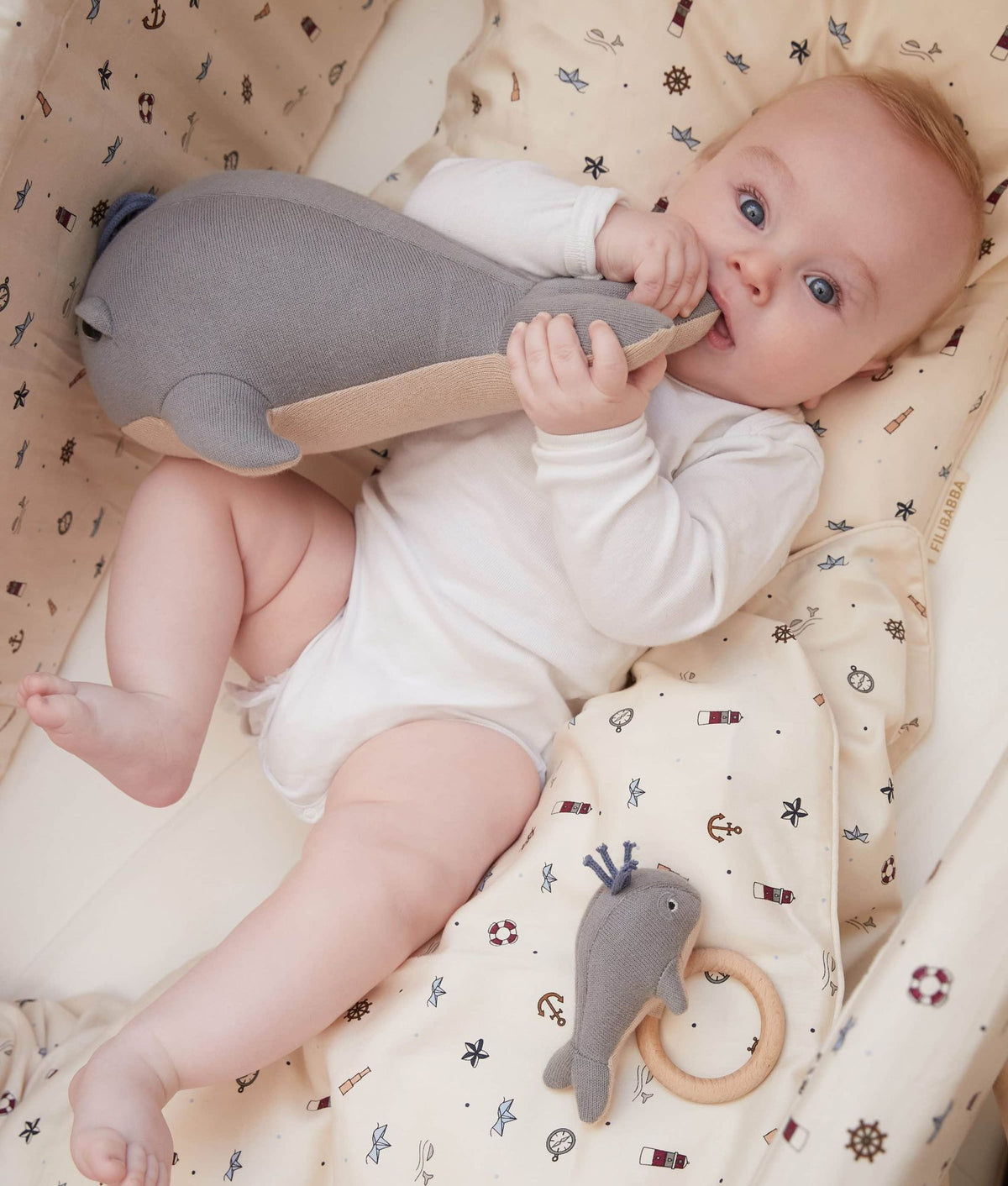Filibabba bamse 30 cm – Willie the Whale Grey