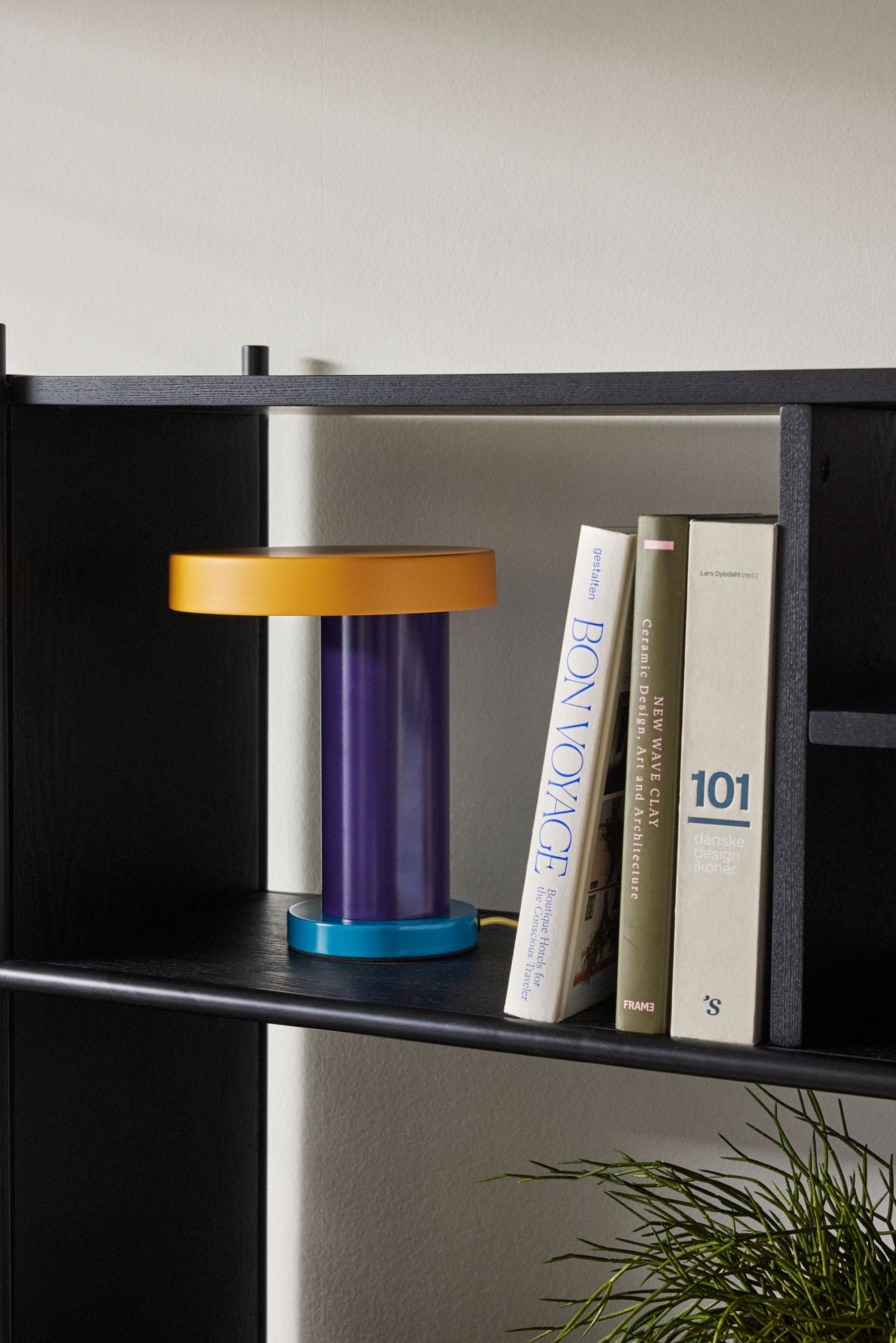 Hübsch Magic bordlampe – lilla/gul