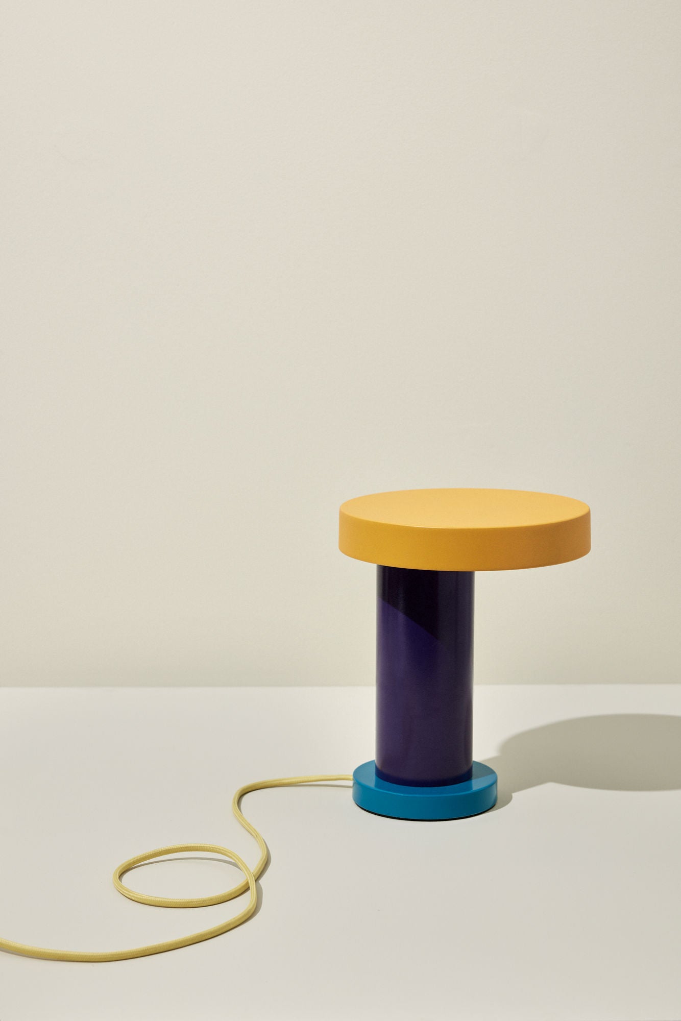 Hübsch Magic bordlampe – lilla/gul