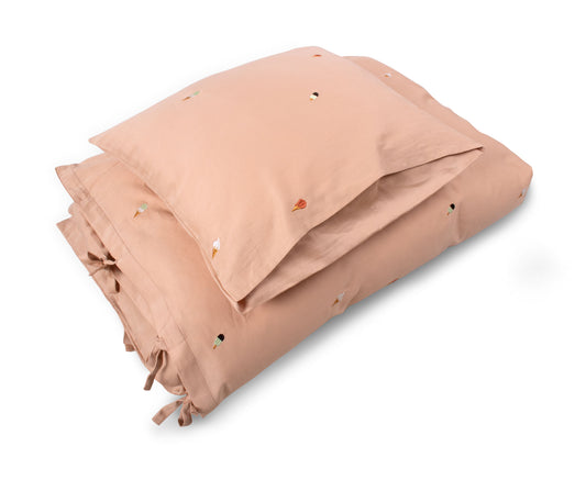 Filibabba junior sengetøj GOTS (100x140 cm) – Broderet Cool Summer – Frappé