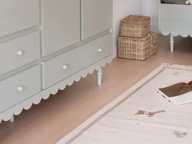 Wood Luck Design - Babushka - 3-dørs garderobeskab – olivengrøn