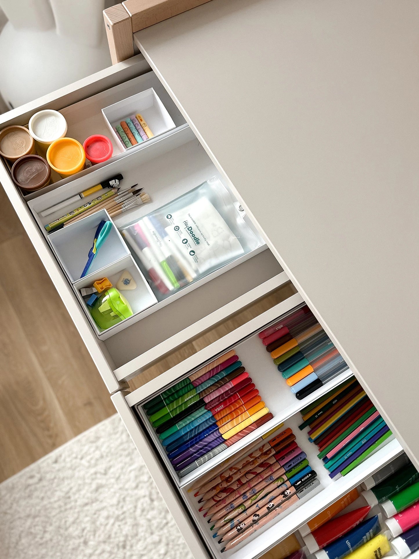 Wood Luck Design - Basic - skrivebord med skuffer – cashmere