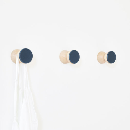 Knage i bøgetræ og keramik – Mørkeblå – 5mm Paper