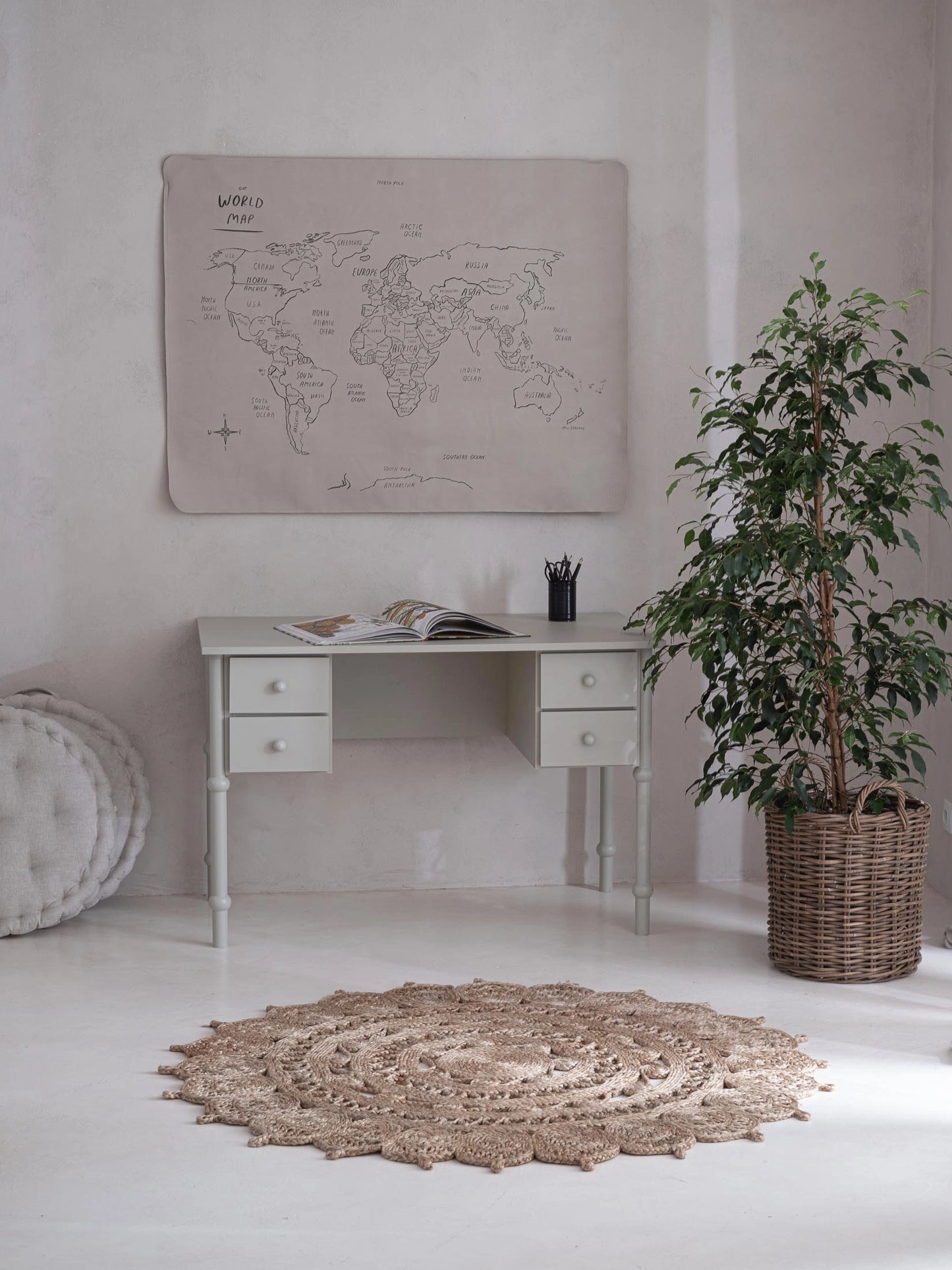 Wood Luck Design - Babushka - skrivebord – olivengrøn