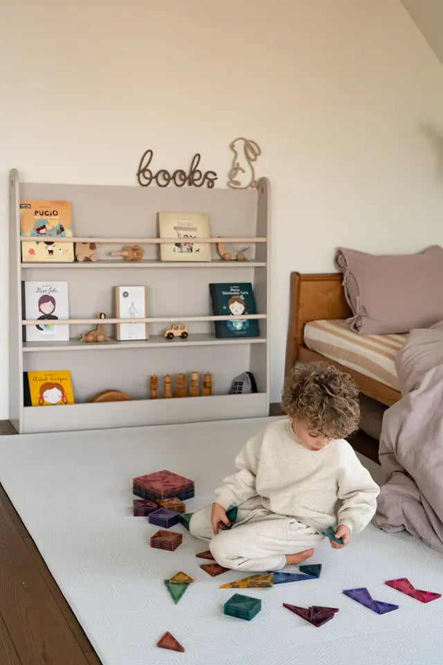Wood Luck Design - Bookworm bogreol til børn – cashmere