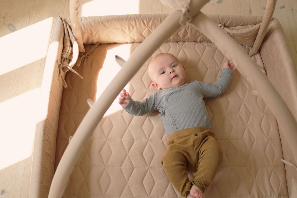 Filibabba Aktivitetsnest - Soft quilt - Doeskin