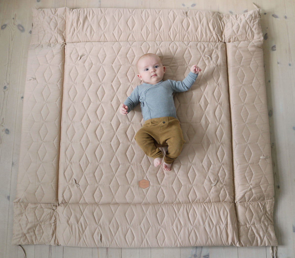 Filibabba Aktivitetsnest - Soft quilt - Doeskin
