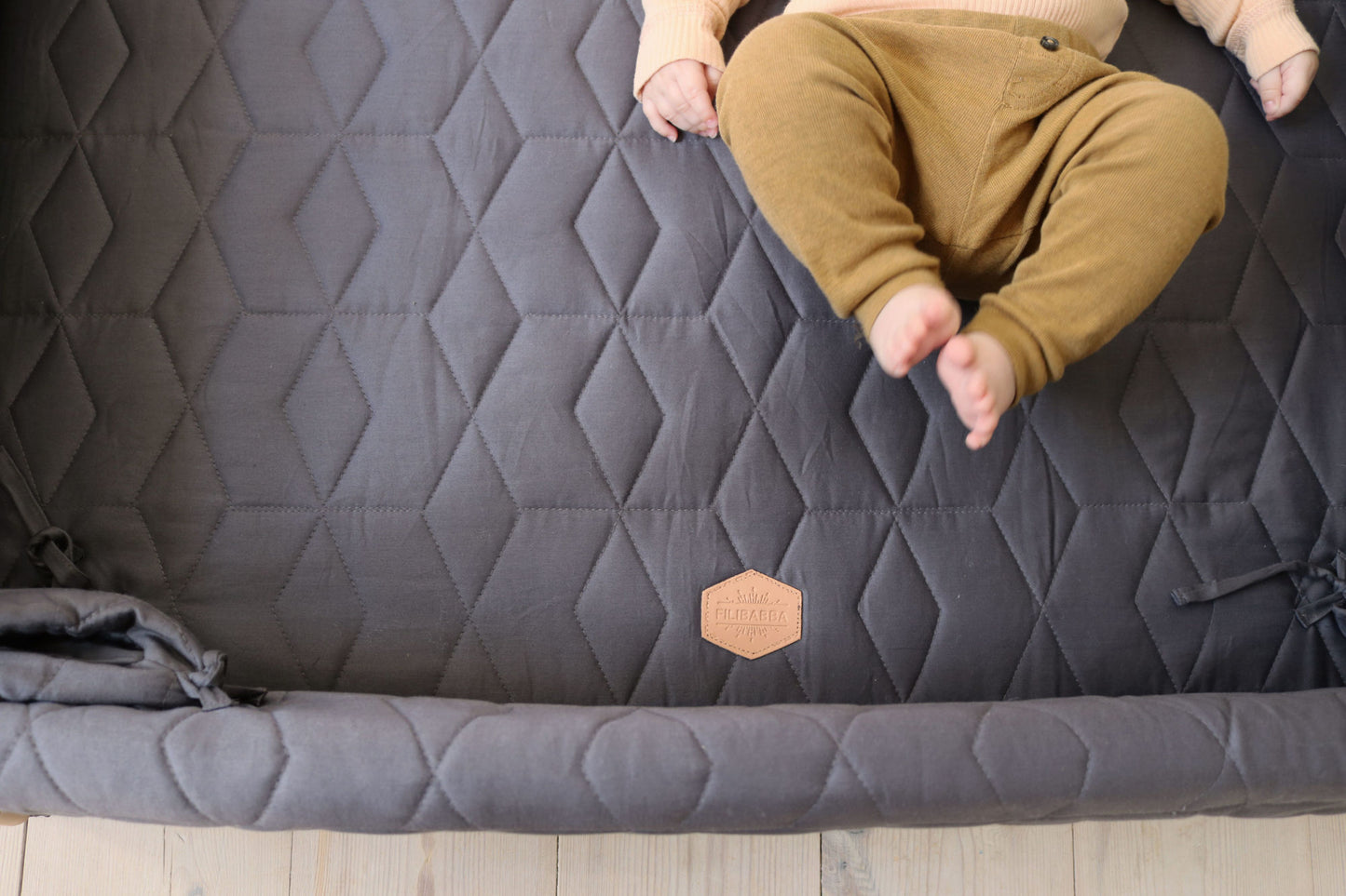 Filibabba Aktivitetsnest - Soft quilt - Stone Grey