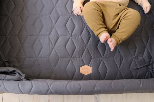 Filibabba Aktivitetsnest - Soft quilt - Stone Grey