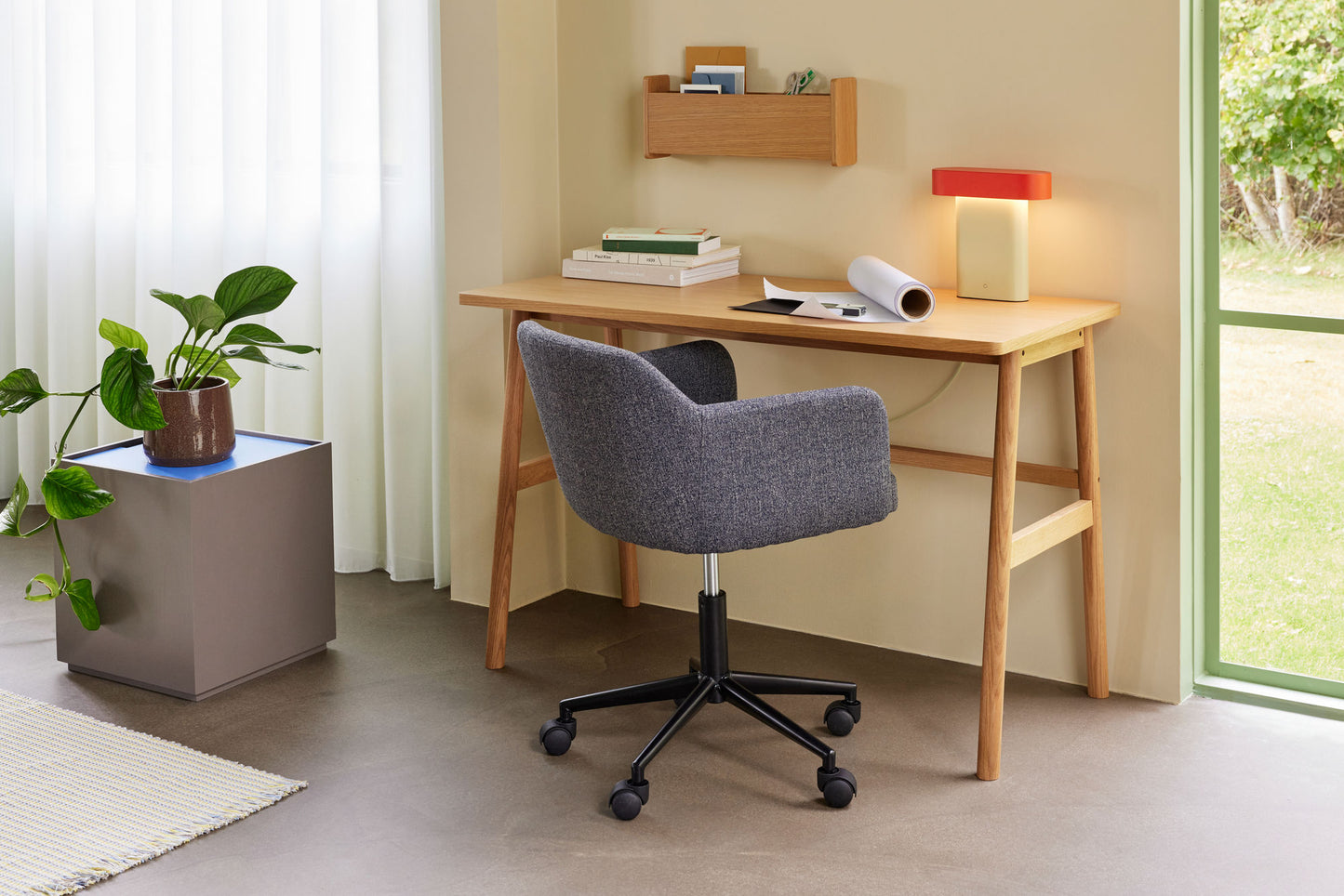 Hübsch Sleek bordlampe – grøn/rød