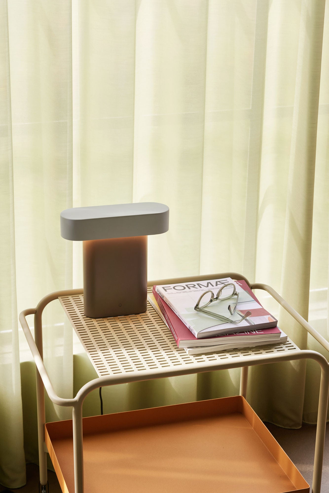 Hübsch Sleek bordlampe – brun/lysegrå